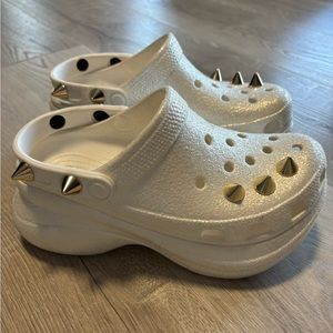 Crocs crush clog *RARE* white glitter with gold studs Women size 6